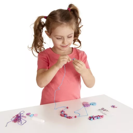 Melissa & Doug Kreatív játék, Kicsi fa gyöngy szett, szívecskék