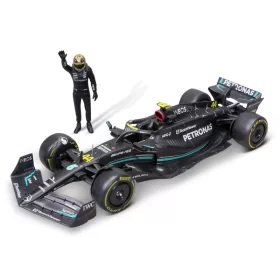   Bburago 1/24 F1 versenyautó pilótával - Mercedes-AMG F1 W14 E Performance