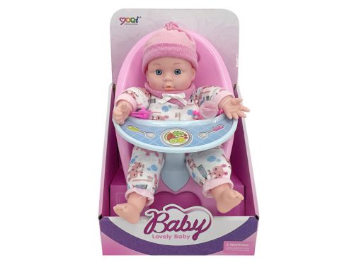 Játékbaba etetőszékben