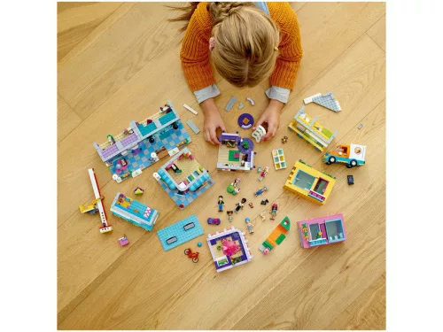 LEGO Friends 41704 Fõ utcai épület