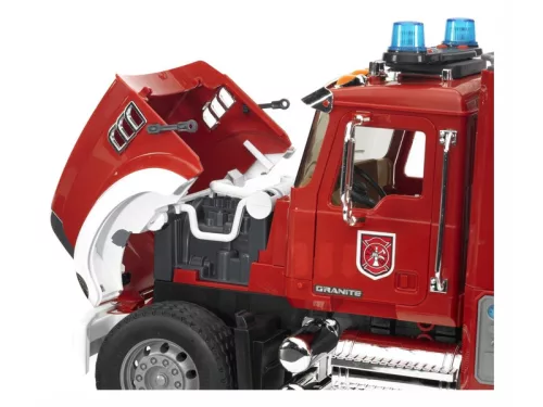 MACK Granite tűzoltóautó létrával, vízpumpával és L+S modullal
