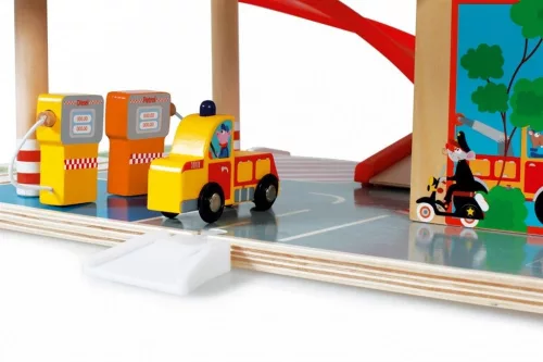 Parkolóház fából